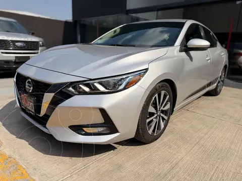 Nissan Sentra Advance usado (2020) color plateado precio $255,000
