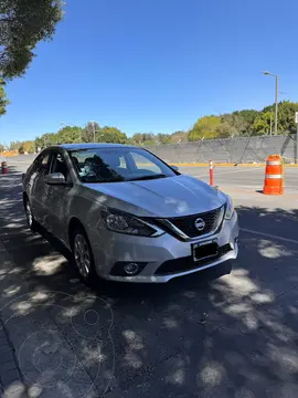 Nissan Sentra Advance usado (2017) color Plata precio $215,000