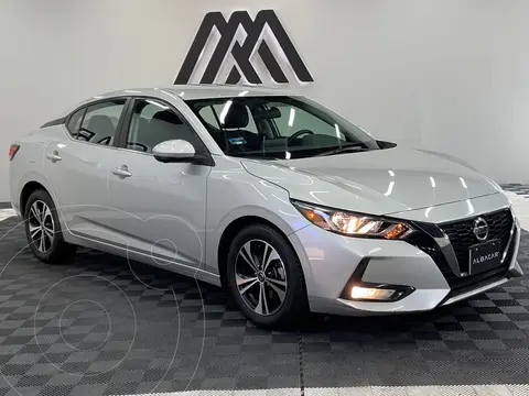 Nissan Sentra Advance usado (2022) color plateado precio $319,999