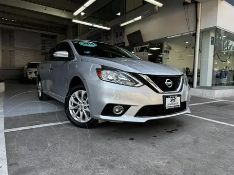 Nissan Sentra Advance usado (2018) color plateado precio $225,000