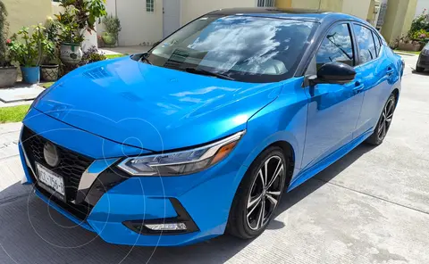 Nissan Sentra SR Bi-tono Aut usado (2022) color Azul Zafiro precio $360,000