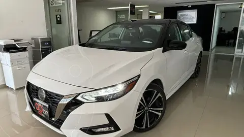 Nissan Sentra SR Bi-tono Aut usado (2023) color Blanco financiado en mensualidades(enganche $106,548 mensualidades desde $8,148)