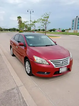 Nissan Sentra Advance Aut usado (2013) color Rojo Burdeos precio $123,000