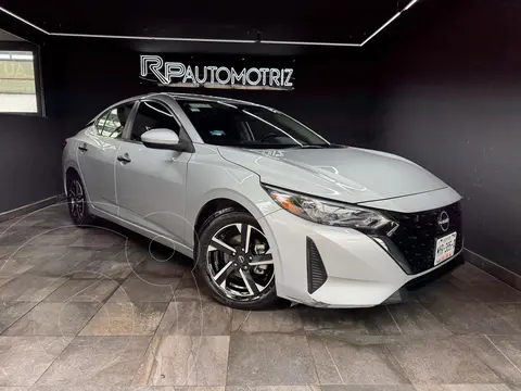 Nissan Sentra Sense Aut usado (2024) color Plata financiado en mensualidades(enganche $71,000 mensualidades desde $8,400)