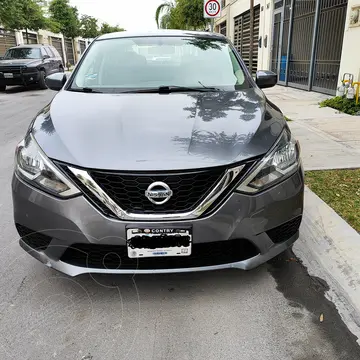 Nissan Sentra Sense Aut usado (2017) color Gris precio $185,000