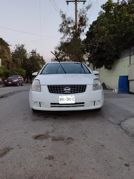 Nissan Sentra Emotion CVT Xtronic usado (2011) color Blanco precio $110,000