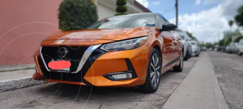Nissan Sentra Exclusive Bi-tono Aut usado (2020) color Naranja precio $400,000