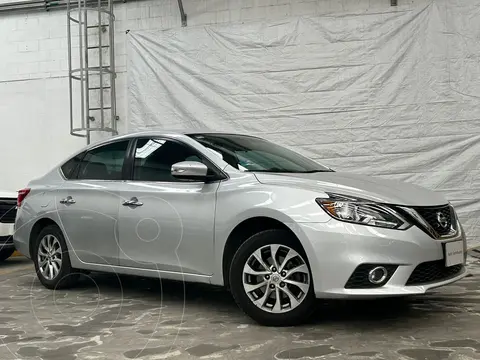 Nissan Sentra Advance Aut usado (2017) color plateado precio $195,000