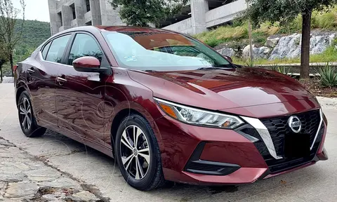 Nissan Sentra Sense Aut usado (2020) color Rojo Merlot precio $288,000