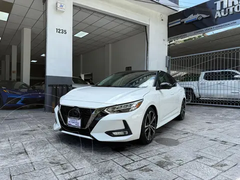 Nissan Sentra SR Bi-tono Aut usado (2023) color Blanco financiado en mensualidades(enganche $78,000 mensualidades desde $11,335)