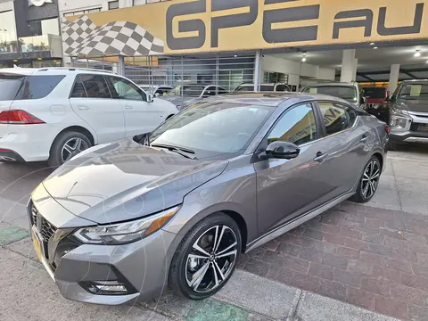 Nissan Sentra SR Aut usado (2023) color Gris Oxford precio $353,000