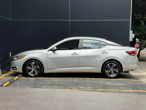 Nissan Sentra Advance usado (2023) color plateado precio $348,000