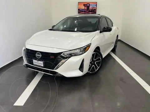 Nissan Sentra SR Bi-tono usado (2024) color Blanco financiado en mensualidades(enganche $88,000 mensualidades desde $8,681)