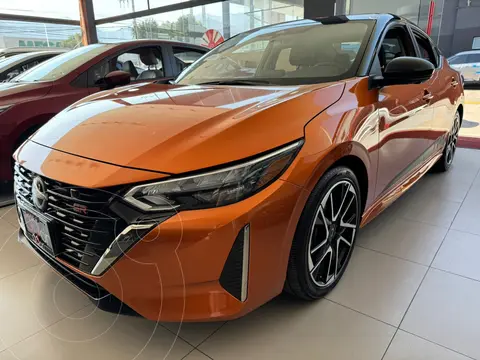 Nissan Sentra SR usado (2024) color Naranja financiado en mensualidades(enganche $112,270 mensualidades desde $8,585)