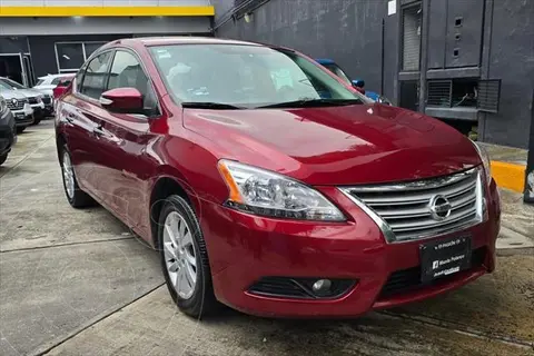 Nissan Sentra Advance Aut usado (2016) color Rojo precio $180,000