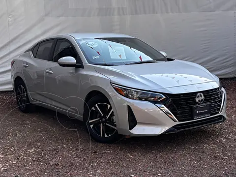 Nissan Sentra Advance Aut usado (2024) color plateado precio $355,000