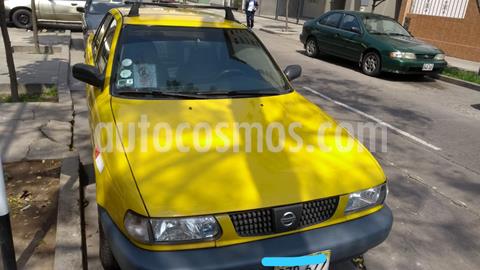 foto Nissan Sentra STD 1.6L usado (2011) color Naranja precio u$s5,600