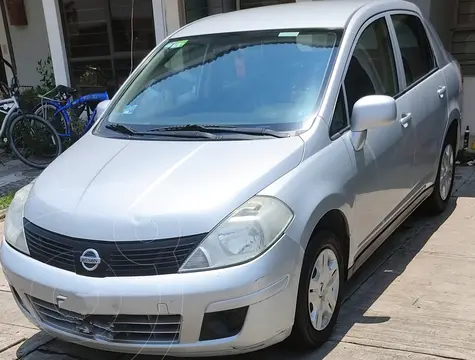 Nissan Tiida Sedan Comfort Ac usado (2012) color Plata precio $110,000