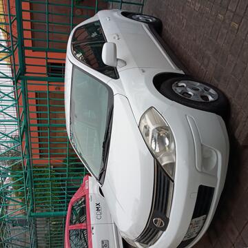 foto Nissan Tiida Sedan Custom Aut Ac usado (2009) color Blanco precio $90,000
