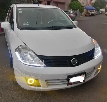 Nissan Tiida Sedan Sense usado (2015) color Blanco precio $105,000