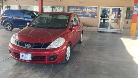 Nissan Tiida Sedan Advance Aut usado (2018) color Rojo Burdeos precio $180,000