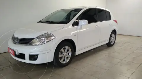 Nissan Tiida Tekna usado (2010) color Blanco precio $2.350.000