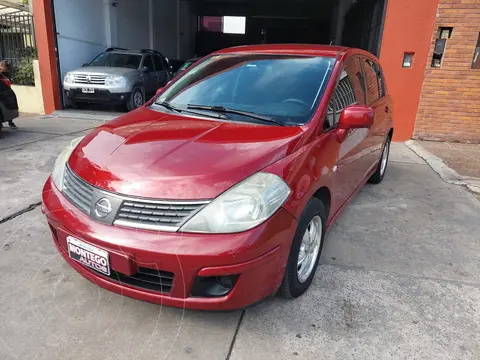 Nissan Tiida Visia usado (2008) color Rojo precio $2.000.000