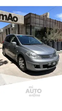 Nissan Tiida Tekna usado (2009) color Gris precio $12.000.000