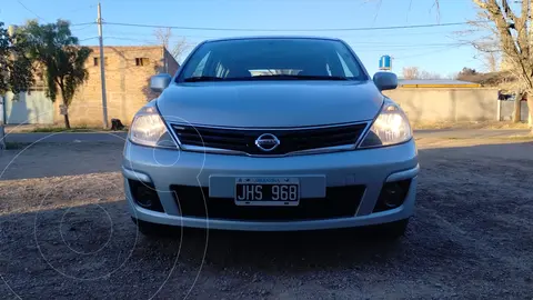 Nissan Tiida Acenta usado (2010) color Gris precio $11.000.000