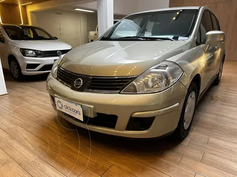 Nissan Tiida Visia usado (2008) color Dorado precio $9.800.000
