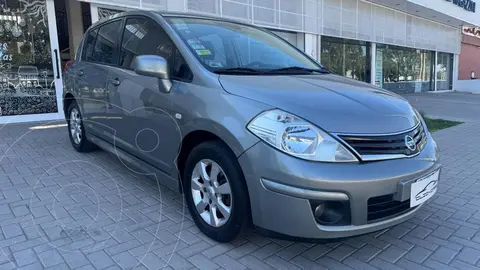 Nissan Tiida Tekna usado (2012) color Gris precio $12.500.000