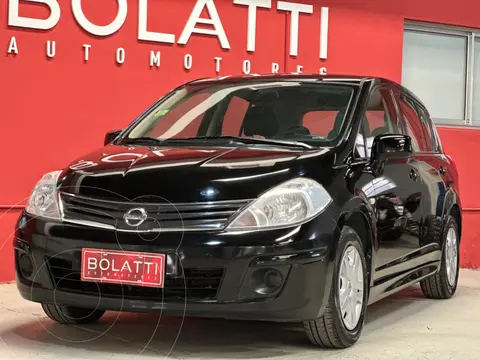 Nissan Tiida Visia usado (2011) color Negro precio $7.000.000
