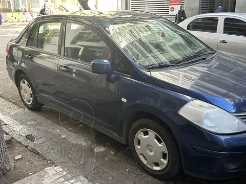 Nissan Tiida Visia usado (2008) color Azul Royal precio $5.500.000