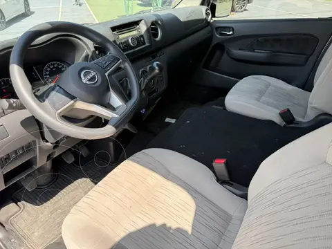 Nissan Urvan 14 Pasajeros usado (2024) color Gris financiado en mensualidades(enganche $291,346 mensualidades desde $12,714)