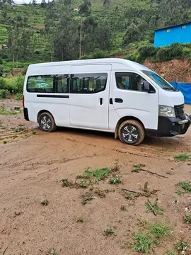 Nissan Urvan Microbus 3.0L 4P 16Pas usado (2017) color Blanco precio u$s12,500