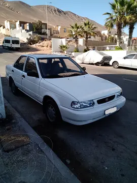 Nissan V-16 1.6 STD usado (2001) color Blanco precio $2.700.000