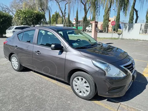 Nissan V-Drive 1.6L usado (2020) color Gris precio $185,000