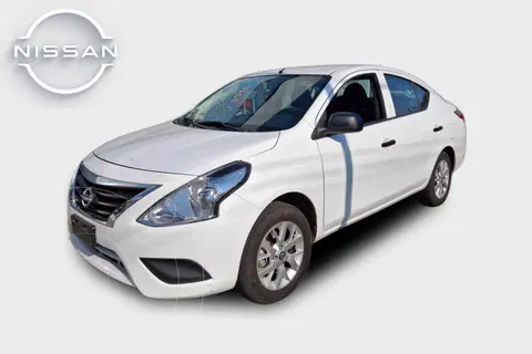 Nissan V-Drive 1.6L Plus usado (2024) color Blanco precio $271,000