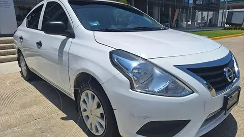Nissan V-Drive 1.6L usado (2020) color Blanco precio $195,000