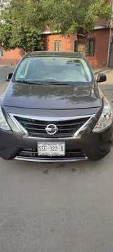 Nissan V-Drive 1.6L usado (2021) color Gris Oscuro precio $240,000