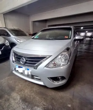 Nissan Versa Exclusive Aut usado (2015) color Gris precio $16.800.000