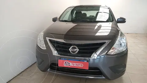 Nissan Versa Sense usado (2019) color Gris Oscuro financiado en cuotas(anticipo $6.120.000 cuotas desde $191.250)