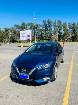 Nissan Versa Sense Aut usado (2021) color Azul precio $12.400.000