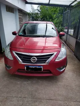 Nissan Versa Advance usado (2017) color Rojo Nacarado precio $3.700.000