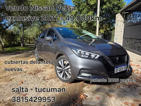 Nissan Versa Exclusive Aut usado (2021) color Gris Oscuro precio u$s18.000