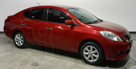 Nissan Versa Acenta usado (2014) color Rojo Tinto precio $4.500.000