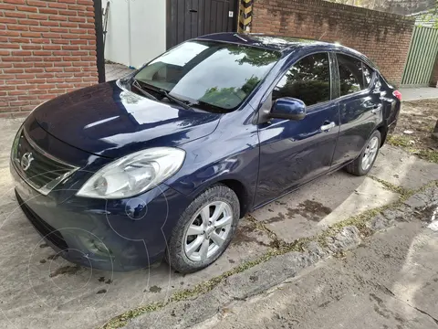 Nissan Versa Advance Aut usado (2016) color Azul Oscuro precio $12.000.000