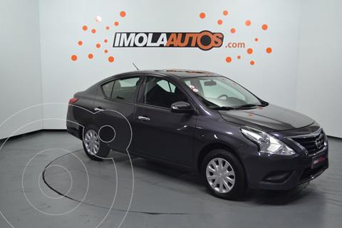 Nissan Versa Sense usado (2018) color Gris Oscuro precio $1.250.000