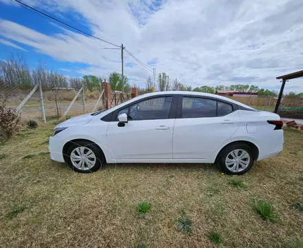 Nissan Versa Sense usado (2021) color Blanco precio $15.800.000