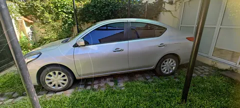 Nissan Versa Sense usado (2016) color Gris precio $14.500.000